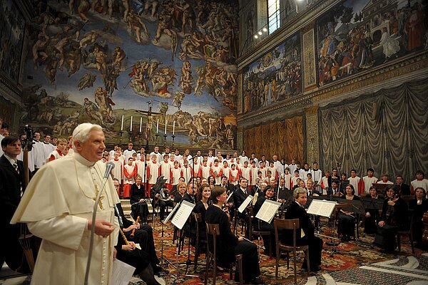 Konzert der Regensburger Domspatzen in der Sixtinische Kapelle aus Anlass des 85. Geburtstages von Papst-Bruder Georg